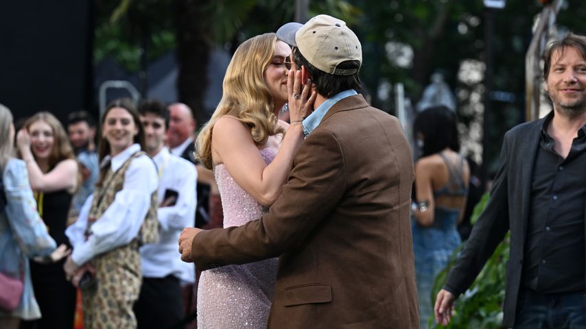 Scarlett Johansson und Jonathan Bailey auf der "Jurassic World: Die Wiedergeburt"-Premiere