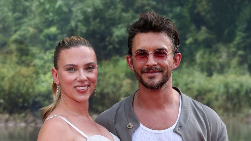 Scarlett Johansson und Jonathan Bailey bei der Premiere von "Jurassic World Rebirth" in New York