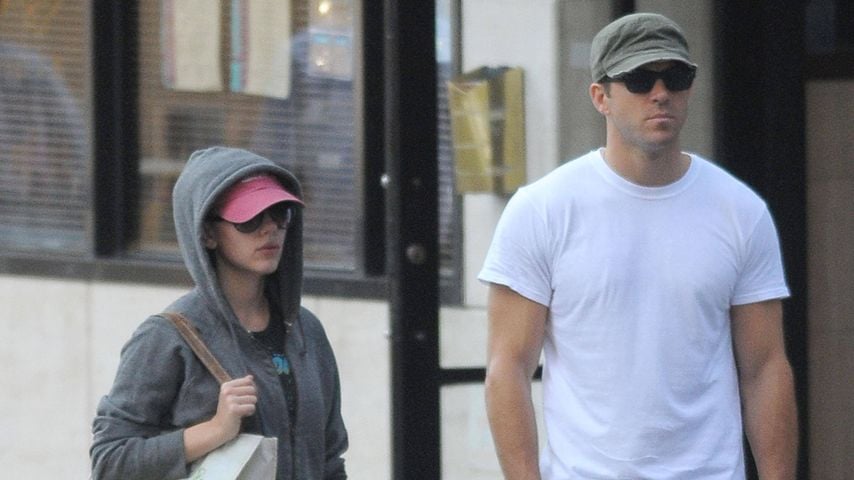 Scarlett Johansson und Ryan Reynolds auf dem Weg ins Fitnessstudio in Midtown Manhattan, einen Tag nach ihrem ersten Hochzeitstag
