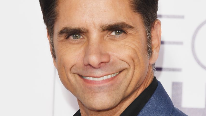Baby-Freude bei SAG Awards: John Stamos küsst Caitlins Kugel
