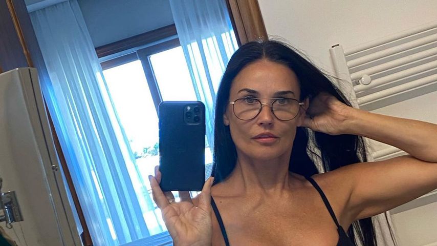 Uh là là! So knackig sieht Demi Moore (58) im Bikini aus