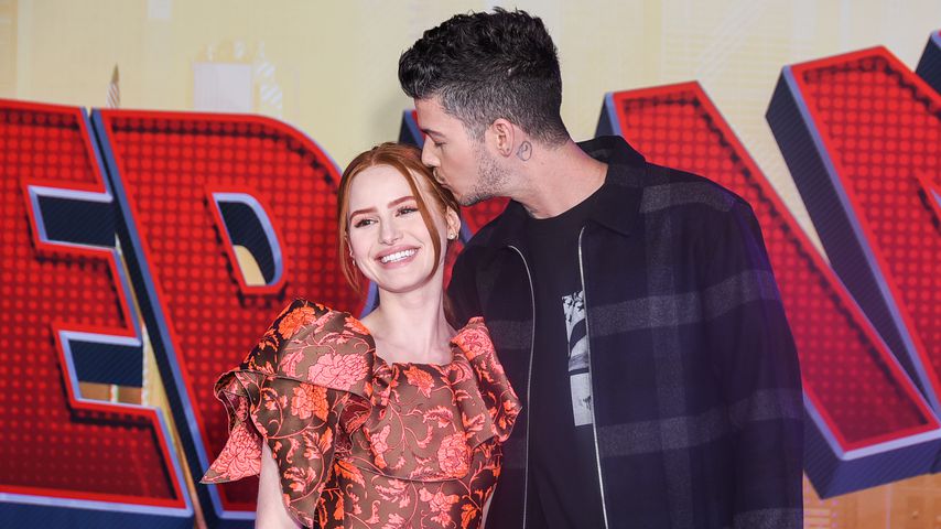 Gewusst? Ihn datet "Riverdale"-Beauty Madelaine Petsch