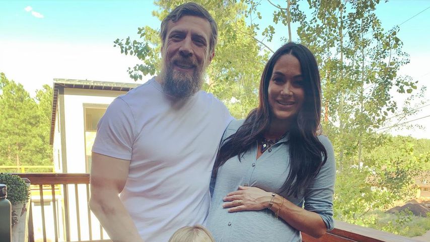 Schwangere Brie Bella mit Ehemann Daniel und Töchterchen Birdie, Juni 2020