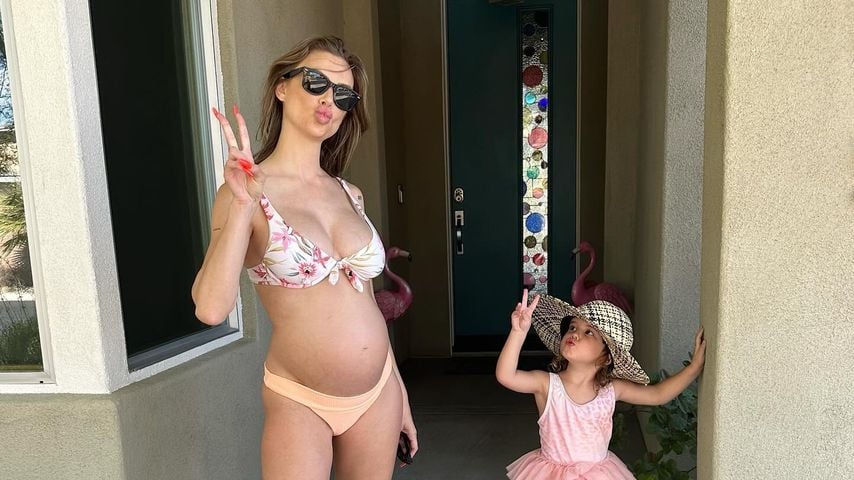 Schwangere Lala Kent mit ihrer Tochter, Juni 2024
