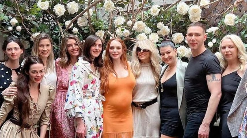 Die schwangere Lindsay Lohan mit ihren Freunden