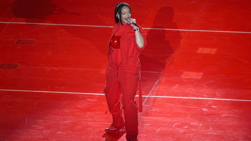 Rihanna bei ihrem Auftritt während der Super Bowl Halftime Show, Februar 2023