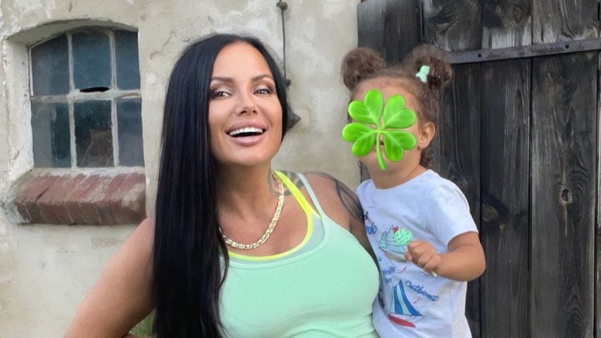 Schwesta Ewa mit Töchterchen Aaliyah