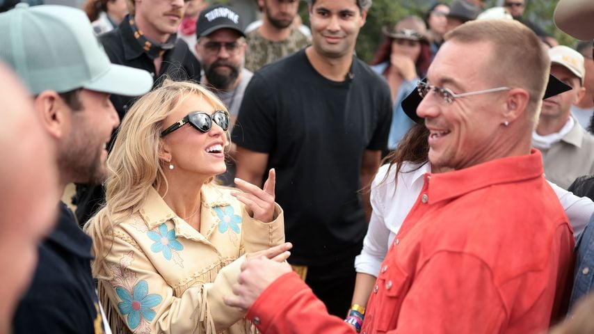 Scooter Braun, Sydney Sweeney und Diplo backstage beim Stagecoach Festival 2026