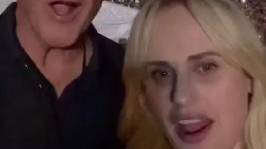 Auf ihrem Konzert: Rebel Wilson feiert mit Taylor Swifts Dad