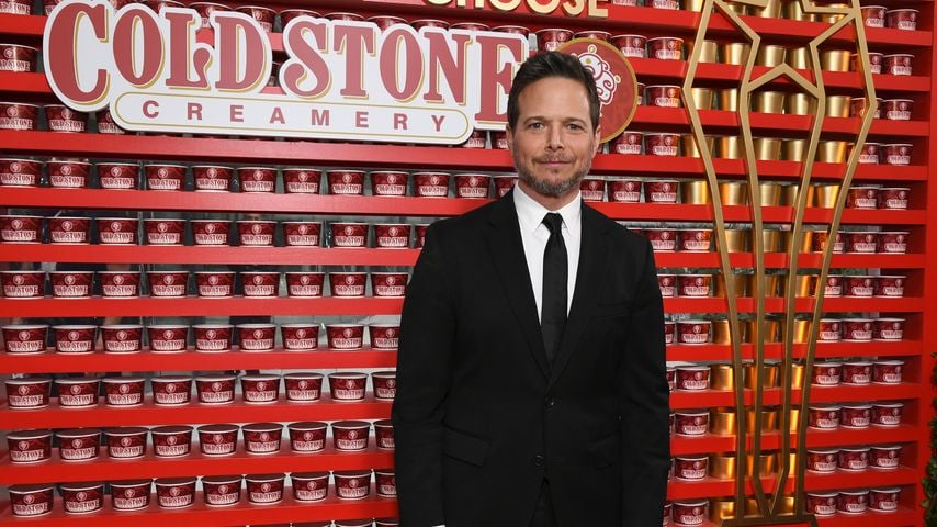 Scott Wolf posiert