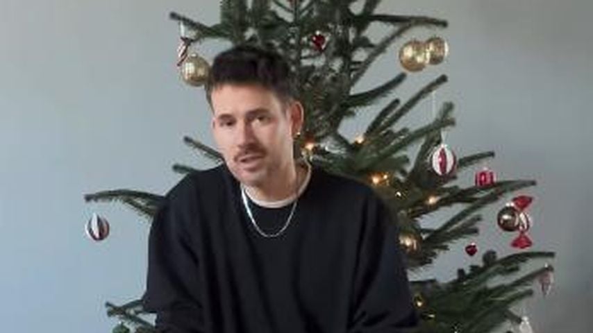 Revolverheld-Star Johannes Strate muss mit Krücken auf Tour