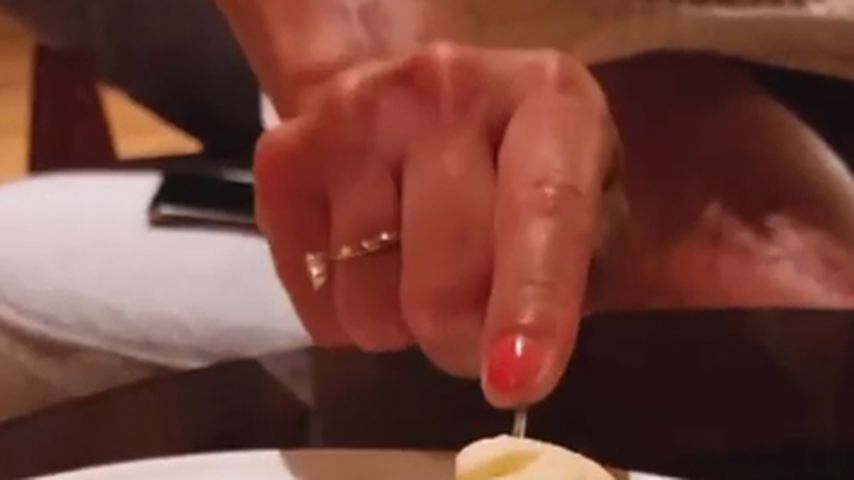 Sarah Lombardis Hand im Oktober 2020