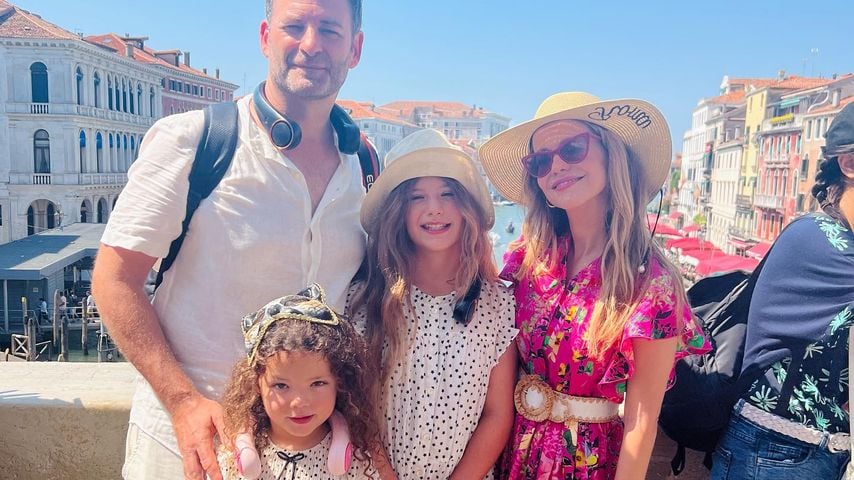 Sean McEwen und Tammin Sursok mit ihren Töchtern Lennon und Phoenix, Juli 2024