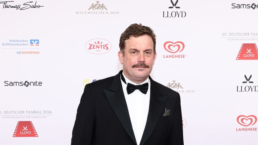 Sebastian Bezzel beim Deutschen Filmball 2026 im Hotel Bayerischer Hof in München