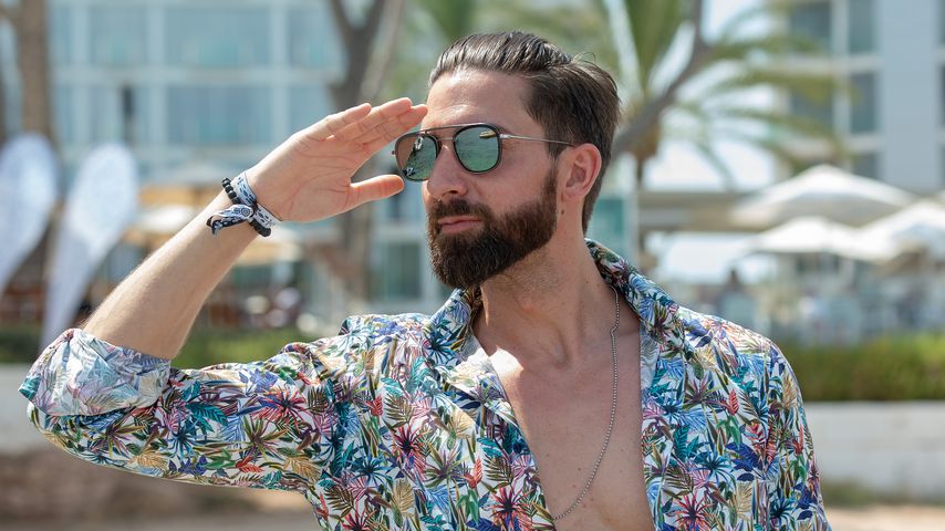 #linksträger! Ups, Beulen-Panne bei Bachelorette-Sebastian?