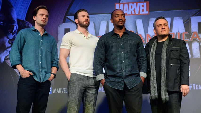 Marvel-Stars Sebastian Stan, Chris Evans und Anthony Mackie mit Regisseur Joe Russo