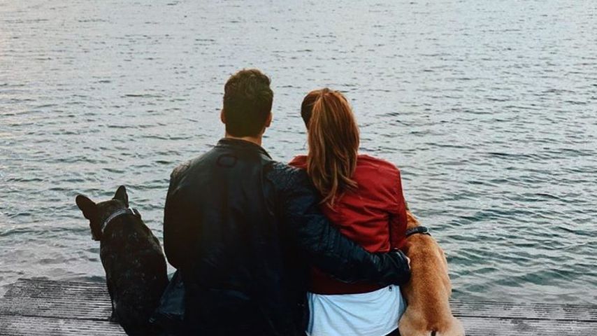 Sebastian und Angelina Pannek mit ihren Hunden Louis und Lotti