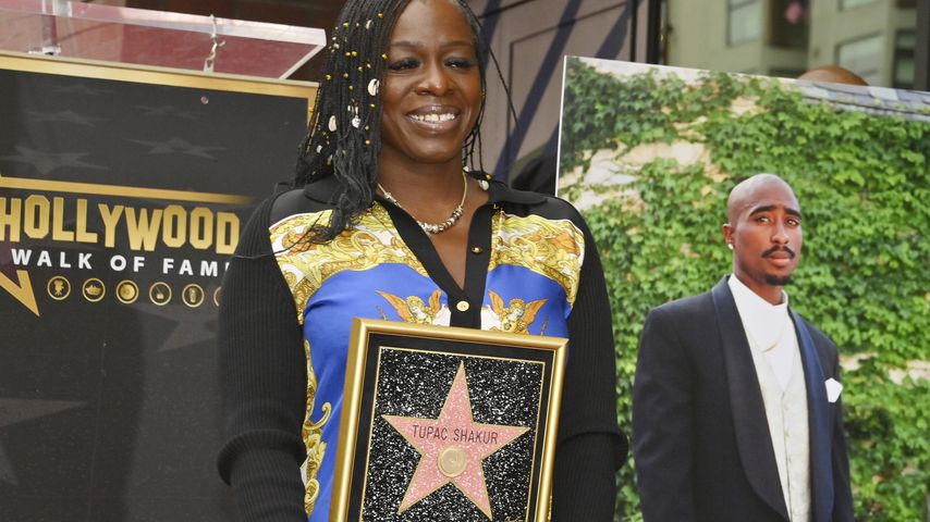 Sekyiwa Shakur mit 2Pacs Stern auf Walk of Fame