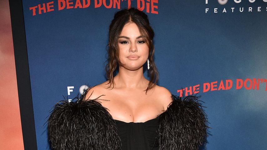 Für höhere Verkaufszahlen: Selena Gomez shoppt eigenes Album