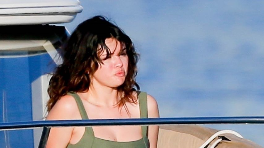 Autsch! Selena Gomez wurde an Neujahr von Qualle erwischt