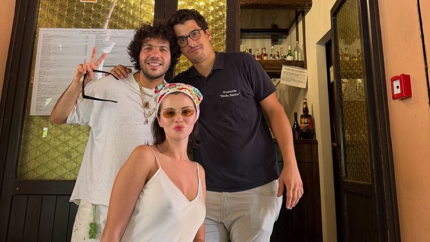 Selena Gomez, Benny Blanco und Restaurantbesitzer Riccardo Lelli.