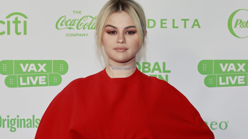 Selena Gomez, Sängerin