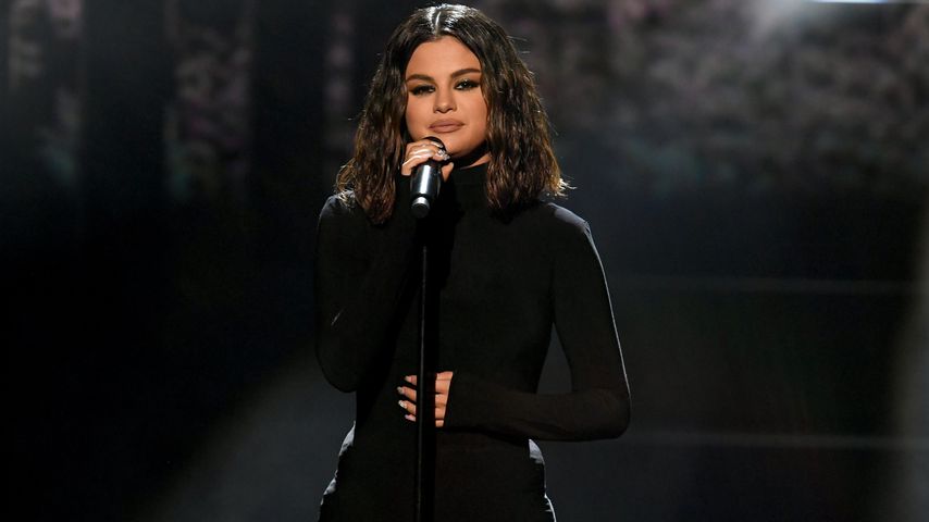 Selena Gomez kassiert Kritik für unsicheren AMA-Auftritt!