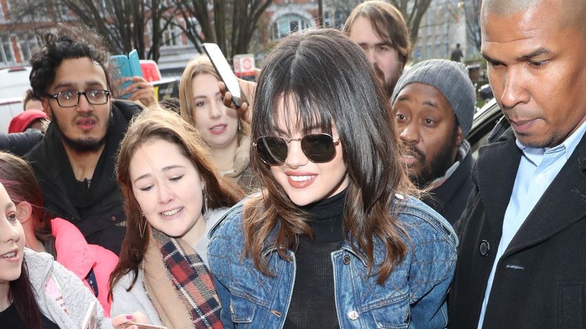 Selena Gomez in einem Jeans-Outfit in London im Dezember 2019