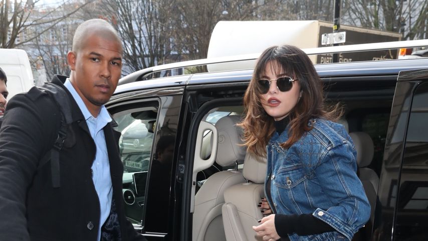 Selena Gomez in einem Jeans-Outfit in London im Dezember 2019