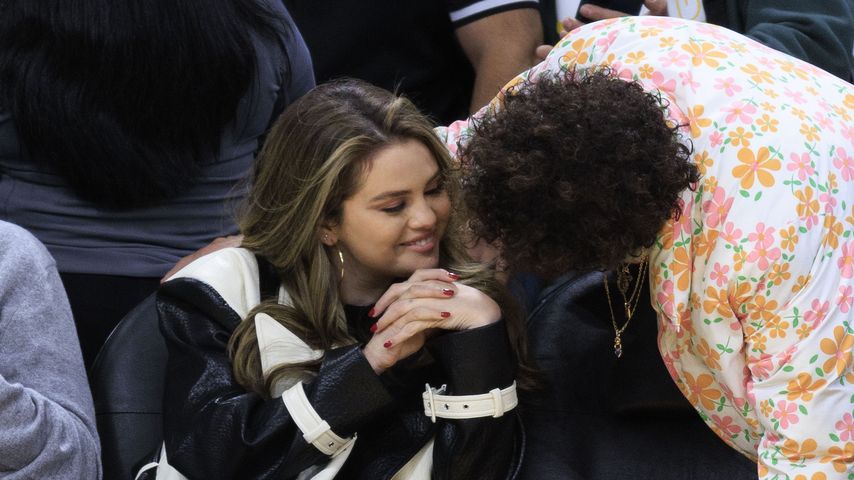 Selena Gomez und Benny Blanco turteln in der Öffentlichkeit