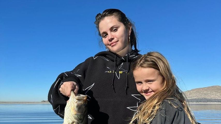 Selena Gomez und Gracie Teefey beim Fischen im März 2023