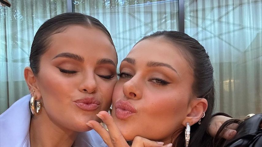 Selena Gomez und Nicola Peltz-Beckham in Paris