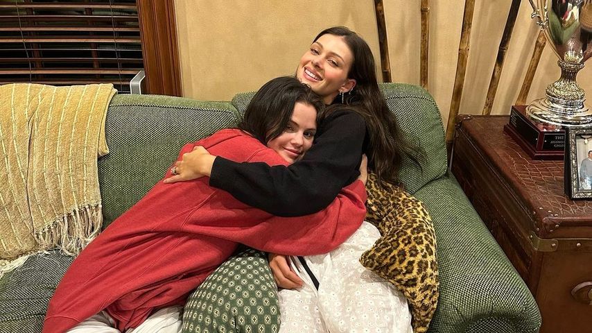 Selena Gomez und Nicola Peltz-Beckham im Juli 2023