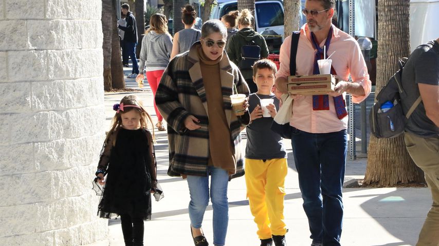 Total unbeschwert: Selma Blair entspannt bei Familienausflug