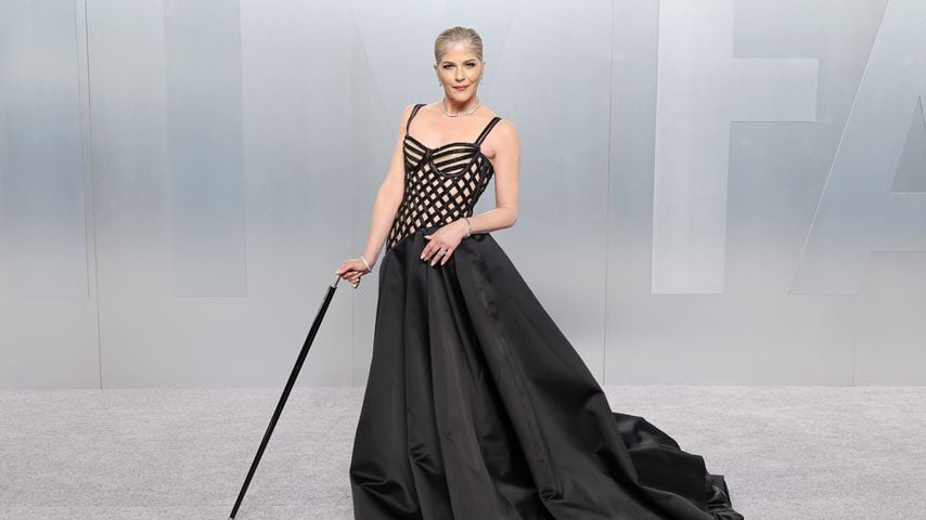 Selma Blair macht Gehstock auf der Oscar-Party salonfähig