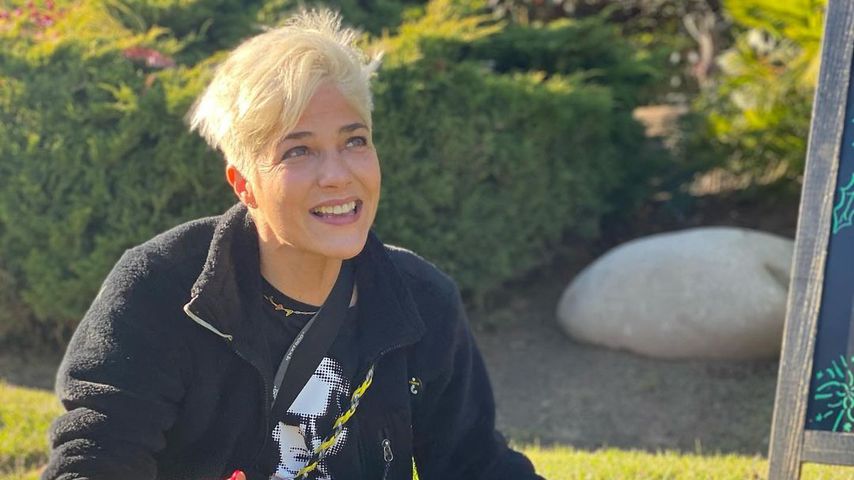 Selma Blair mit ihrem Assistenzhund Scout, 2021