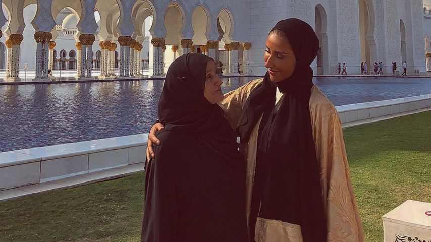 Senna Gammour mit ihrer Mutter