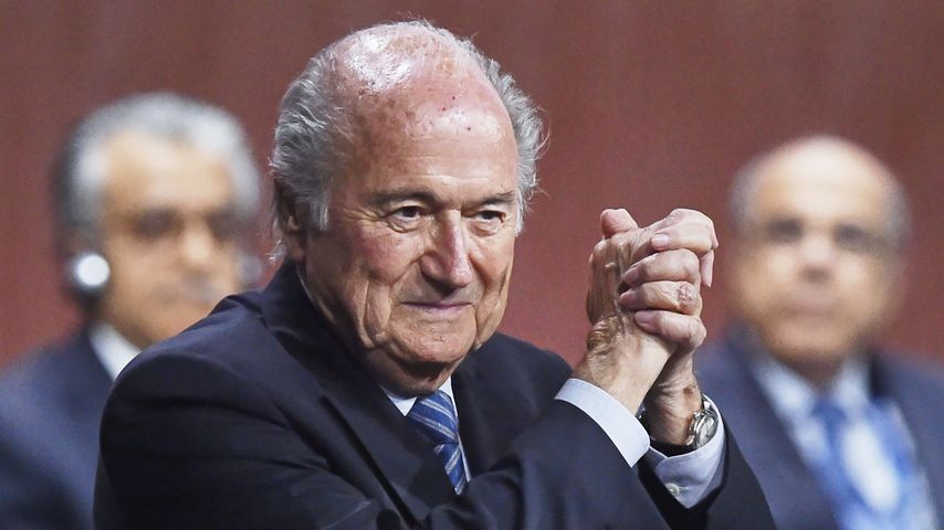 Ernsthaft? Bleibt Sepp Blatter jetzt doch FIFA-Präsident?