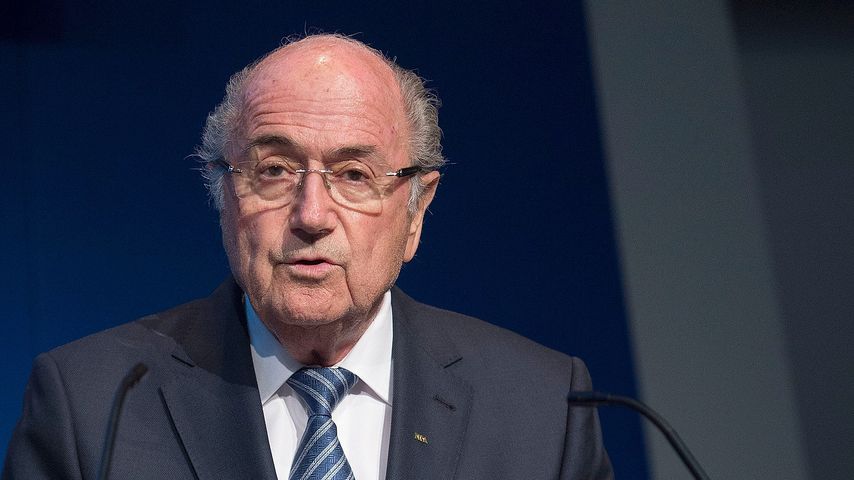 Sepp Blatters Rücktritt: So reagieren die Promis!