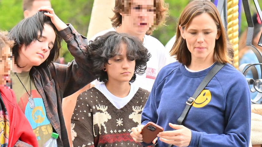 Jennifer Garner (r.) mit Seraphia Affleck und Emme Muñiz