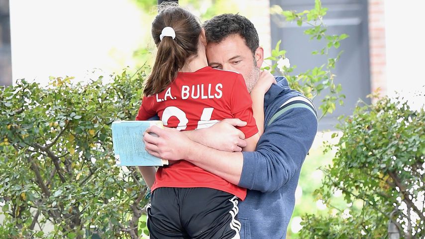 Seraphina und Ben Affleck nach Seraphinas Fußballspiel, 2019