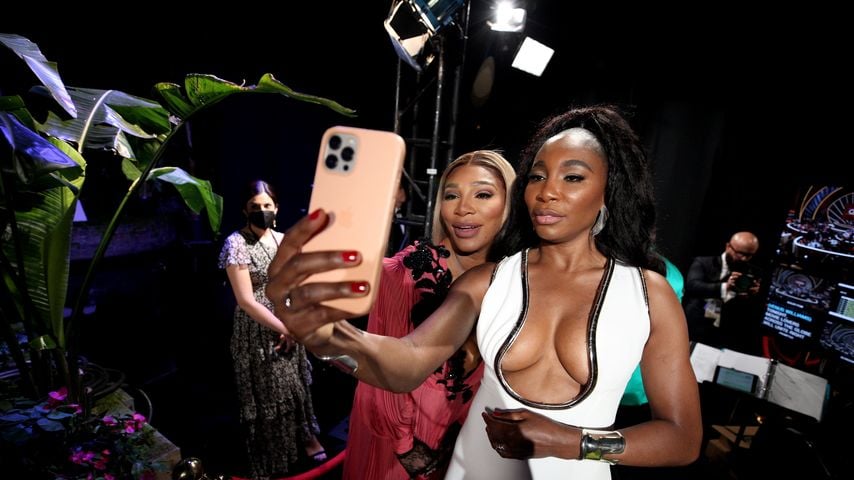 Serena und Venus Williams bei den Oscars im März 2022