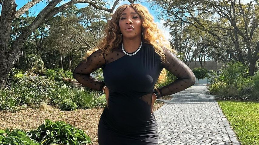 Lady in Black: Tennisstar Serena Williams zeigt ihre Kurven