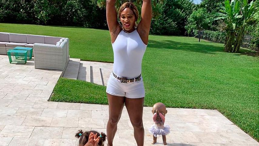 Serena Williams mit ihrer Tochter Olympia beim Yoga, 2019