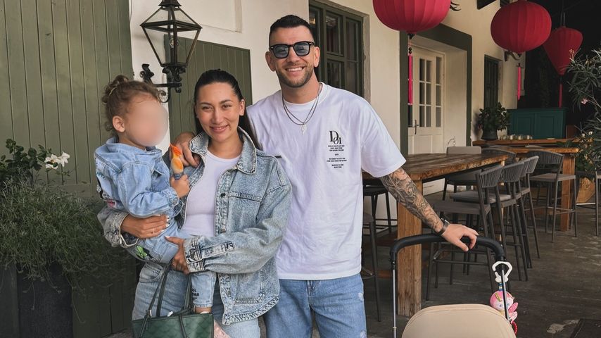 Serkan und Samira Yavuz und ihre zwei Töchter im August 2024