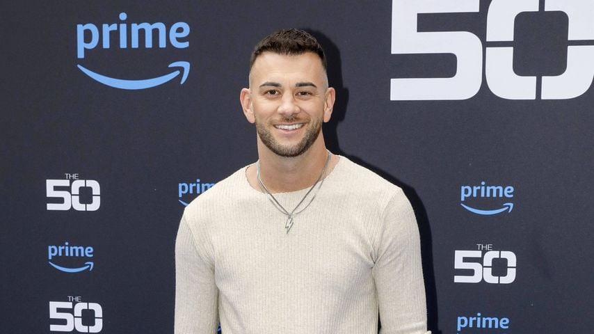 Serkan Yavuz beim Photocall zur Amazon-Show "The 50" in der Wolkenburg in Köln, 09.04.2024