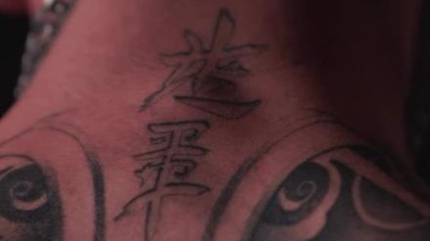 Serkan Yavuz' Nackentattoo