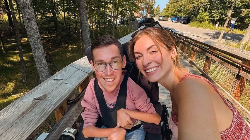 Nach IVF: Hannah und Shane Burcaw erwarten ihr erstes Kind