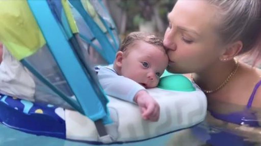 Drei Monate Mama: Sharna Burgess teilt niedliche Babymomente