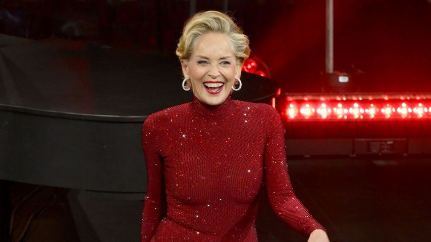 Shooting: Sharon Stone posiert oben ohne mit Halle Berrys Ex